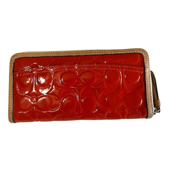 Coach Peyton Sign Wallet Embossed Salmon Orange Patent Leather Zip Around 8 x 4 - Picture 3 of 12